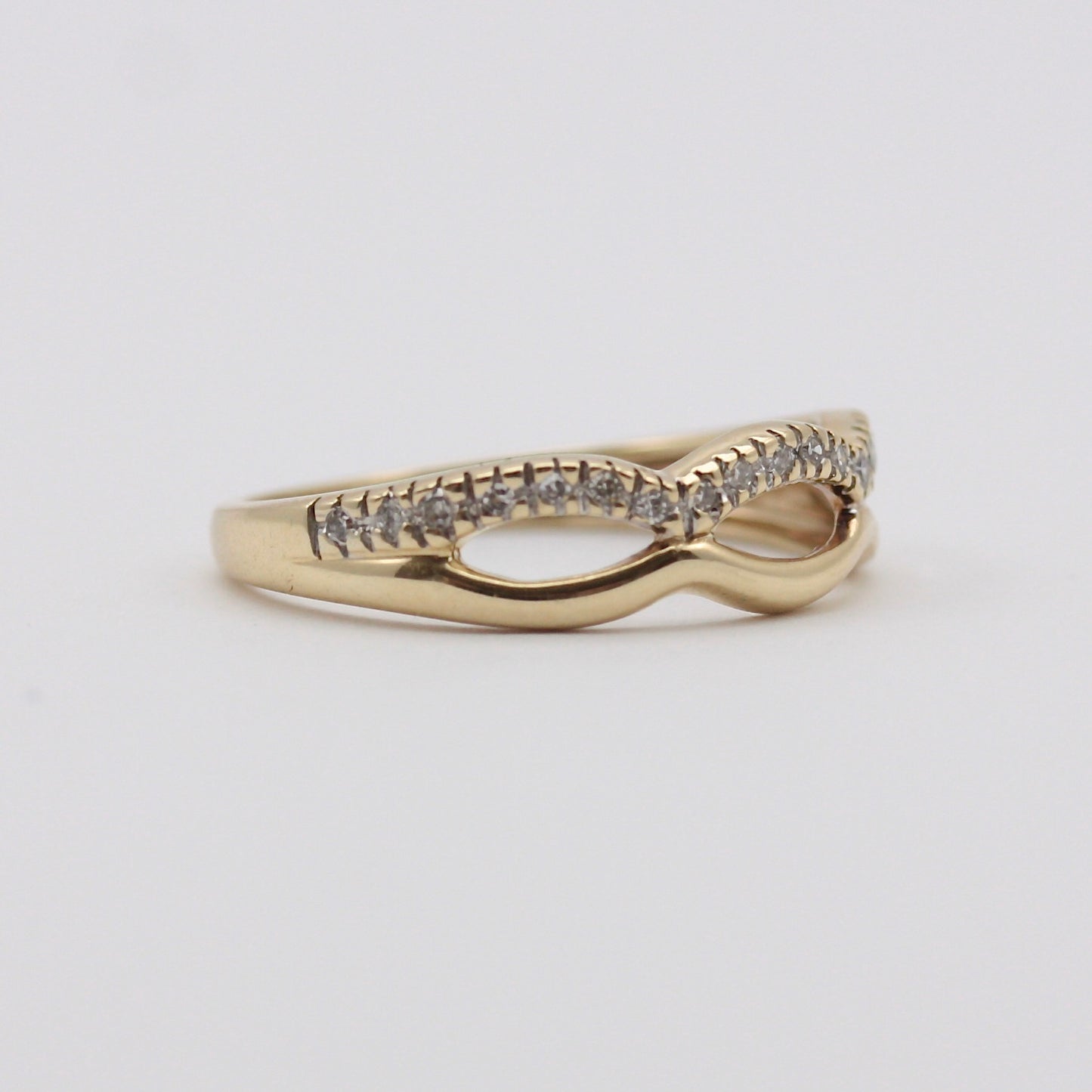 Pre-owned 9ct Gold Diamond Double Wave Ring