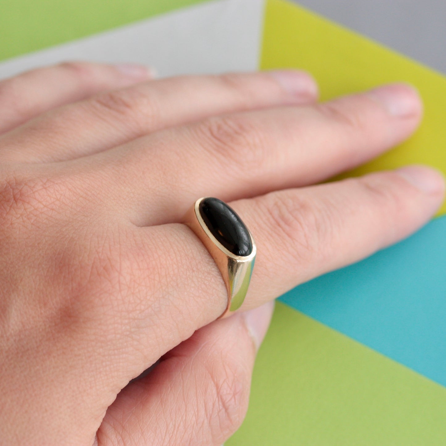 Vintage 9ct Gold Oval Onyx Ring in High Setting, 1977
