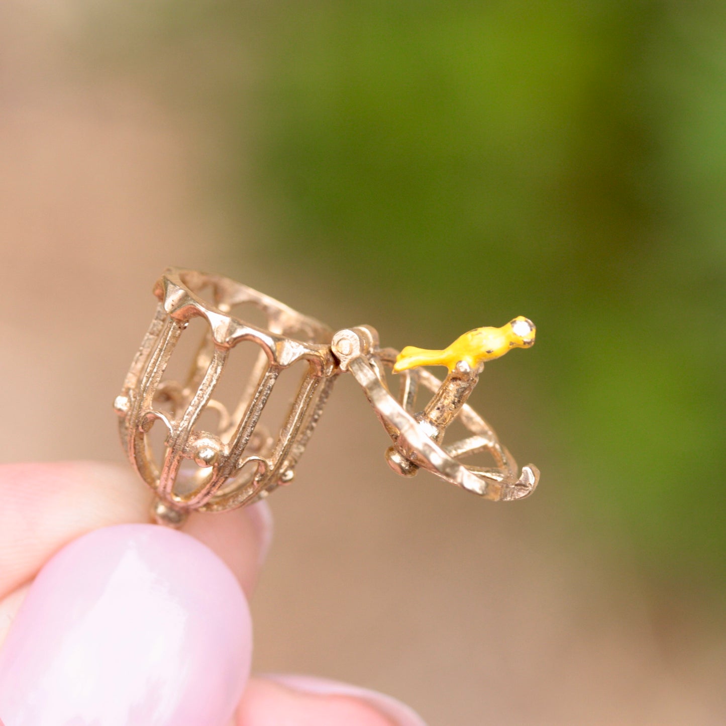 vintage 9ct gold opening birdcage charm