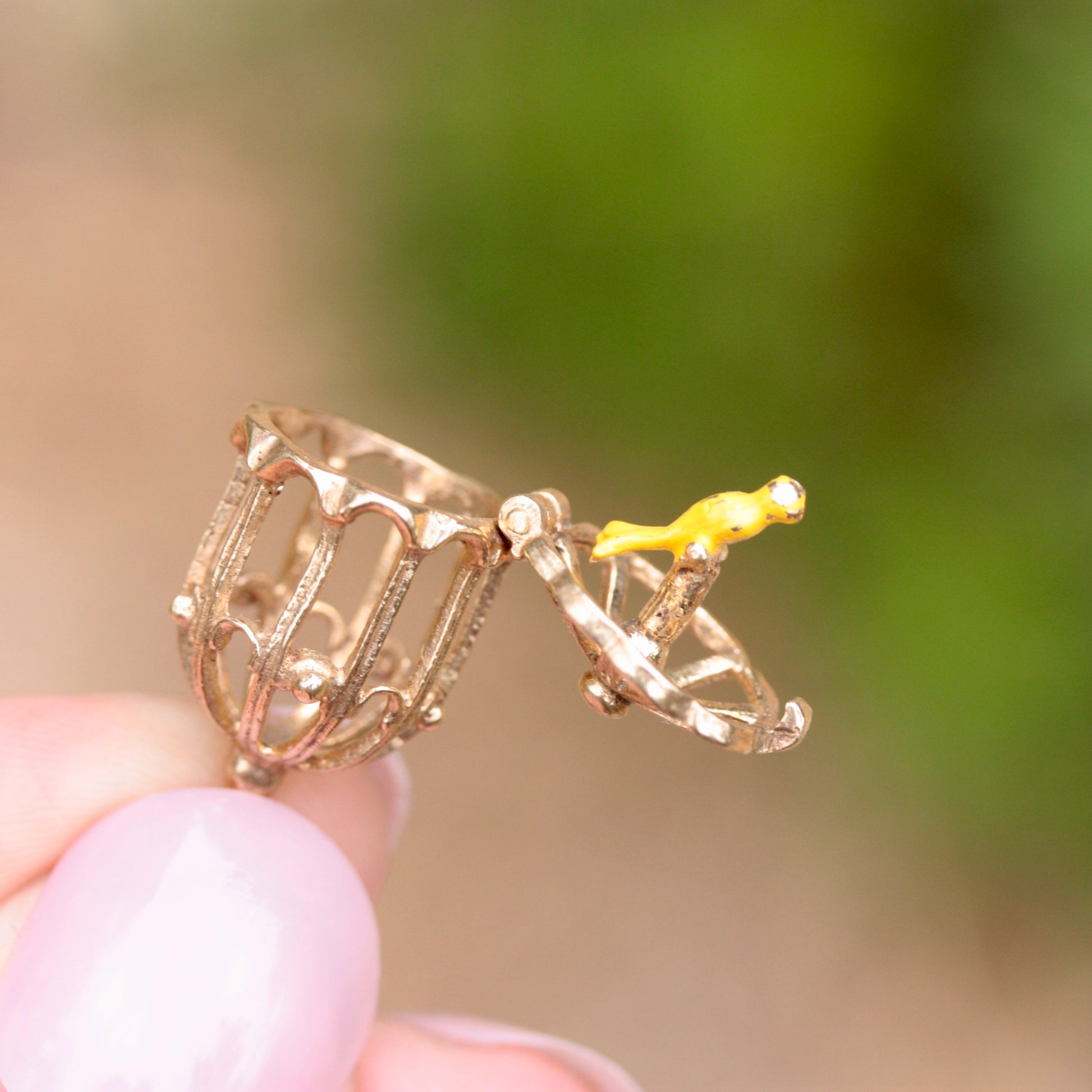 vintage 9ct gold opening birdcage charm
