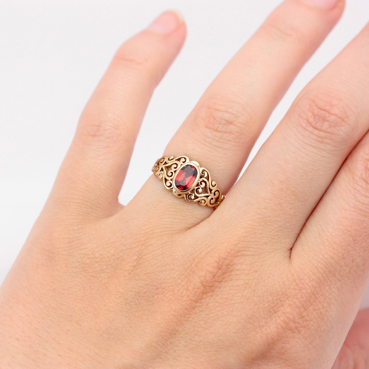 Vintage 9ct Gold and Garnet Scroll Design Ring