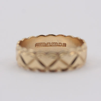 Vintage 9ct Gold Scalloped Edge Heart Patterned Band, 1987