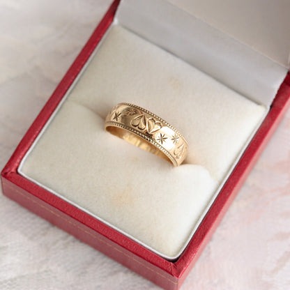 Vintage 9ct Gold Stars and Hearts Patterned Wedding Band Ring