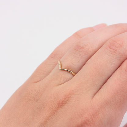 Dainty Vintage 9ct Gold Plain Wishbone Ring, 1981