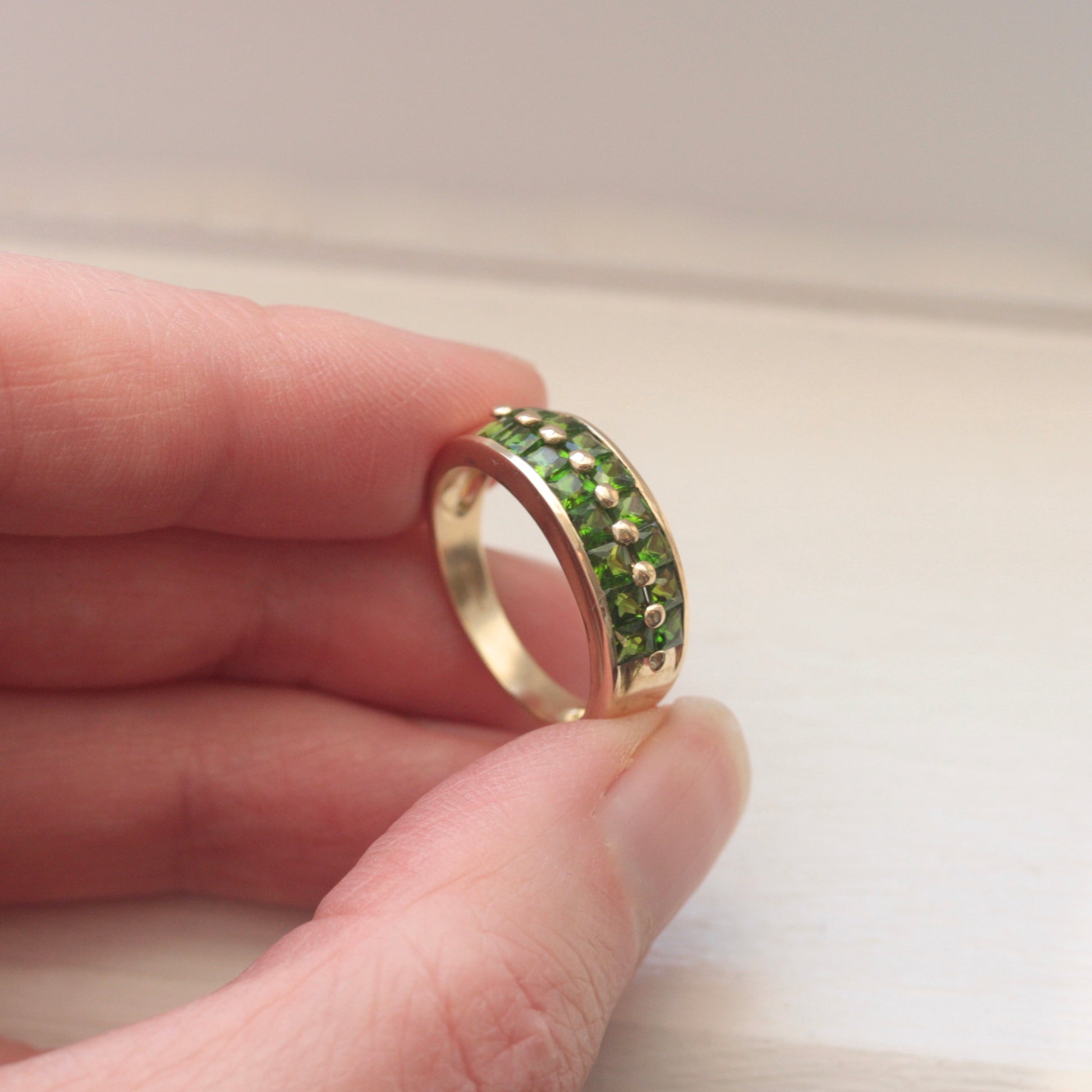9ct gold chrome diopside band ring