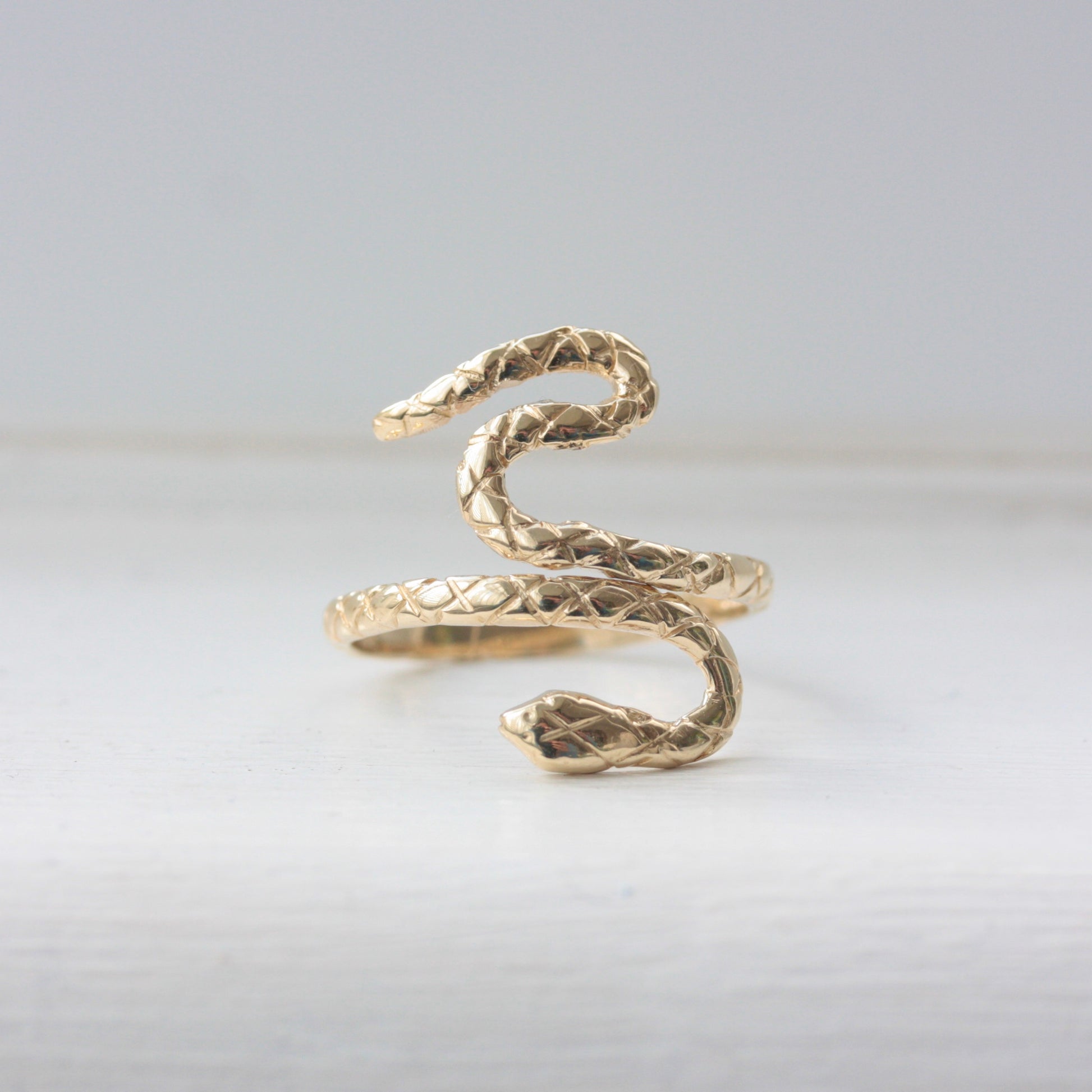 9ct gold snake ring