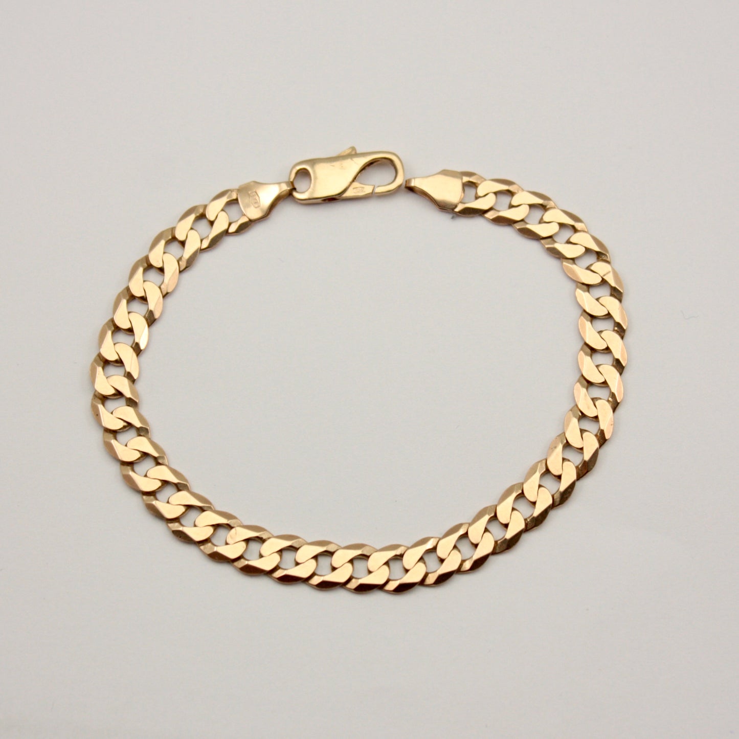 9ct gold curb chain bracelet
