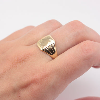 Vintage 9ct Gold Rectangle Shaped Signet Ring