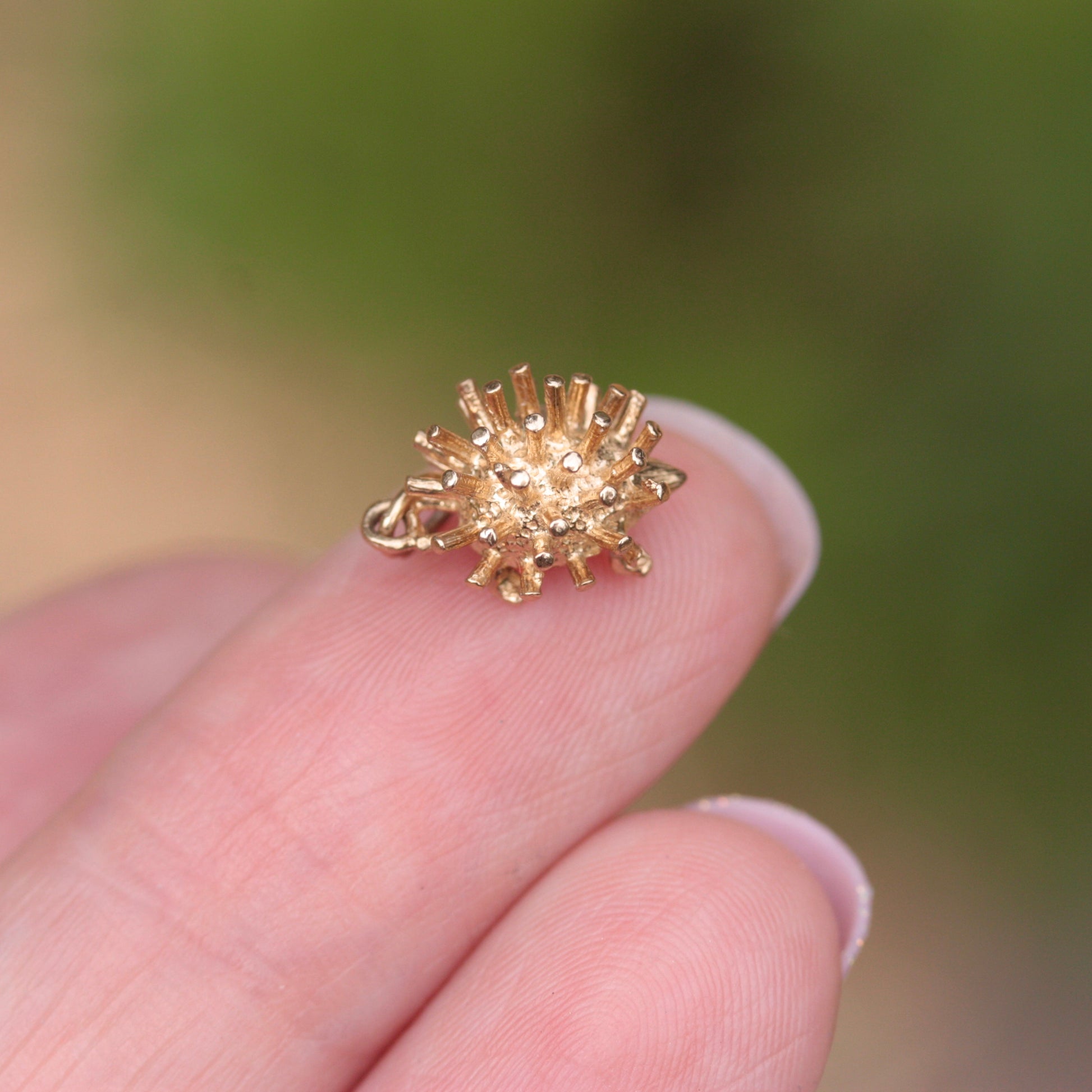 vintage 9ct gold hedgehog charm