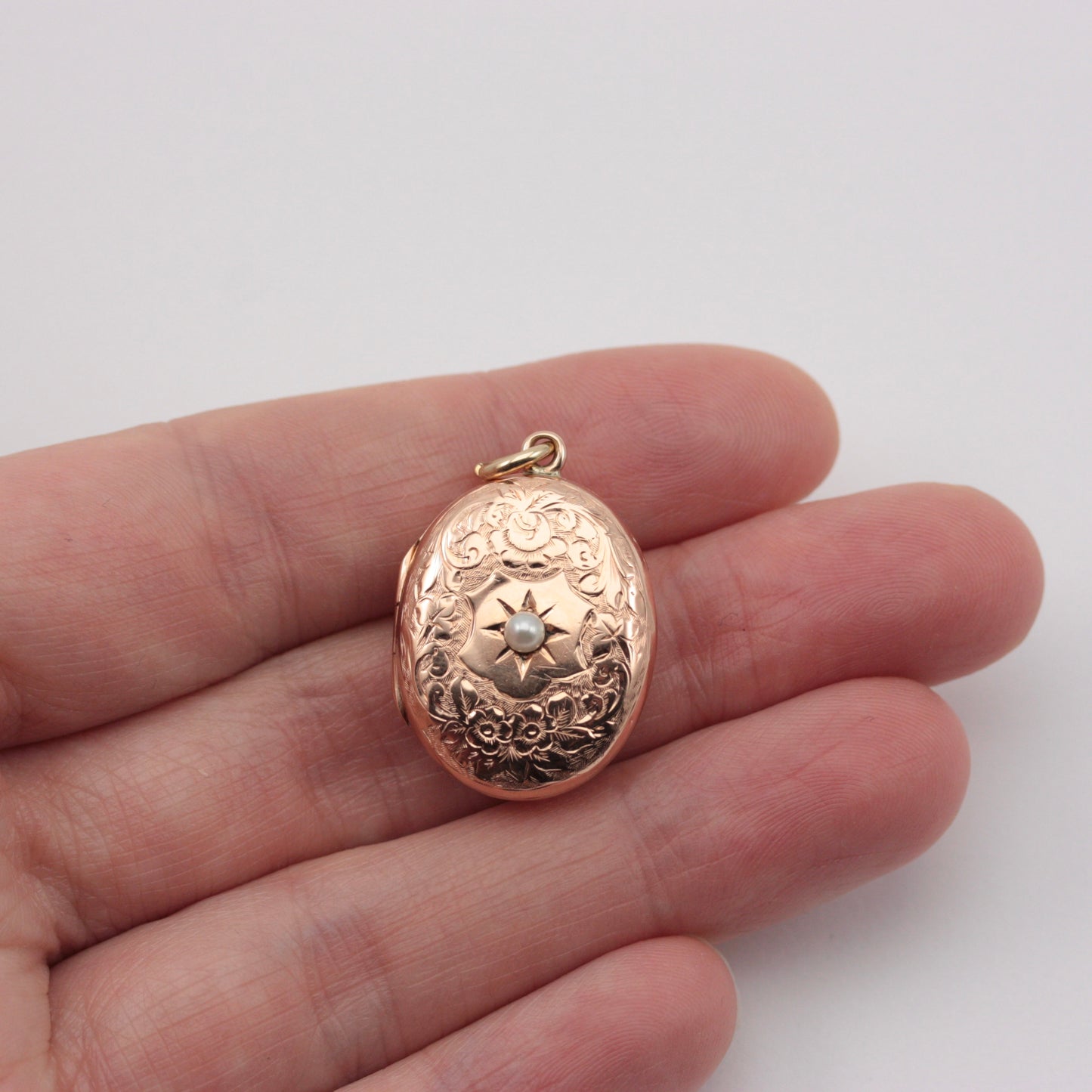 9ct gold floral engraved locket antique