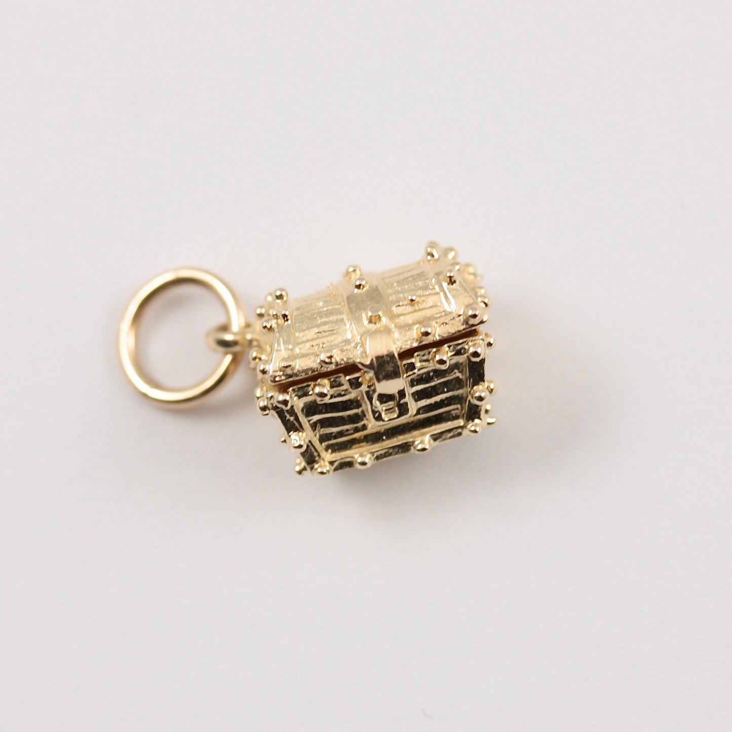 vintage 9ct gold treasure chest charm