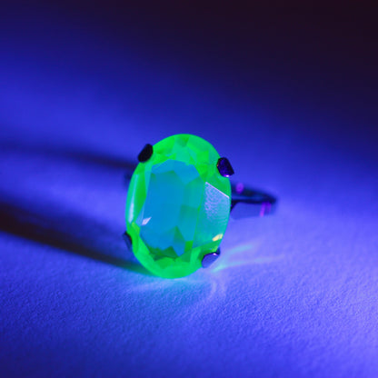 vintage vaseline glass ring