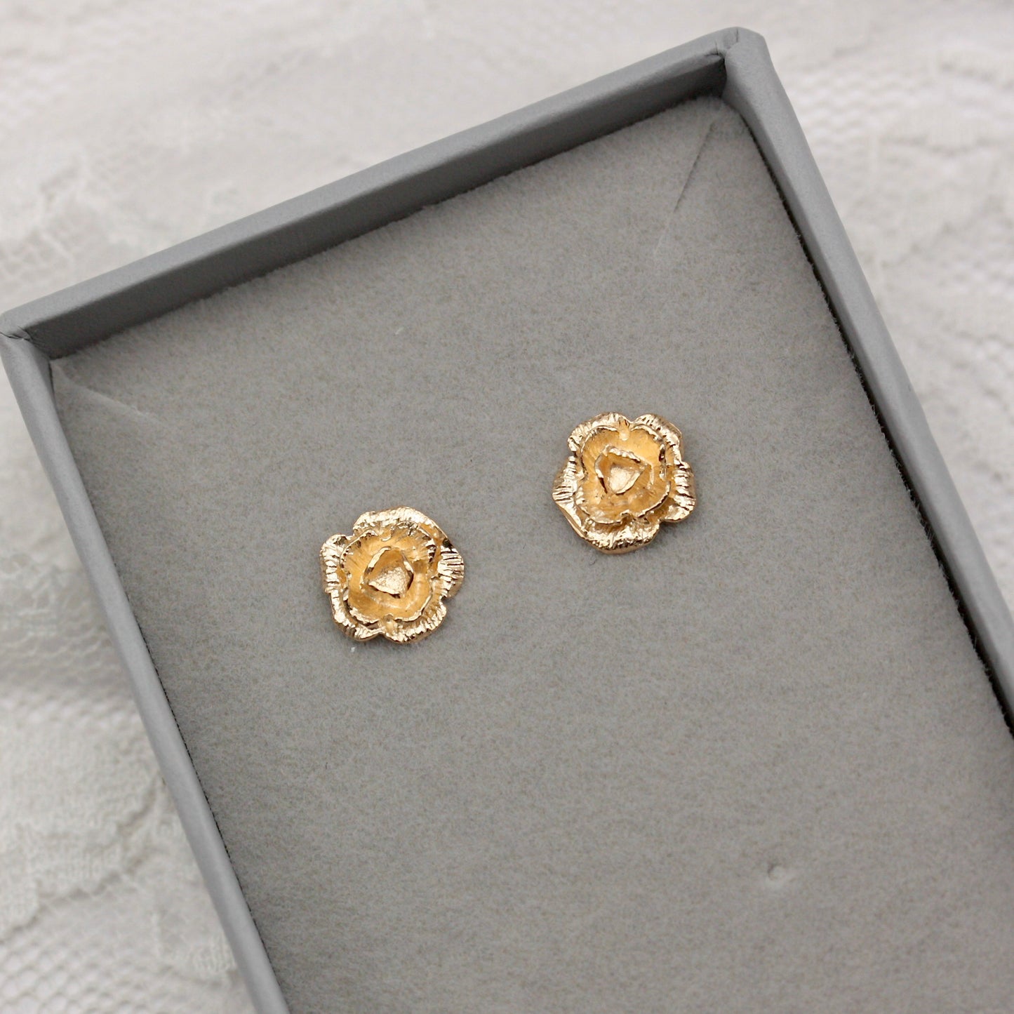 vintage 1970s flower stud earrings