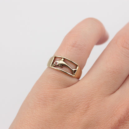 vintage 9ct gold dolphin ring with garnet eye