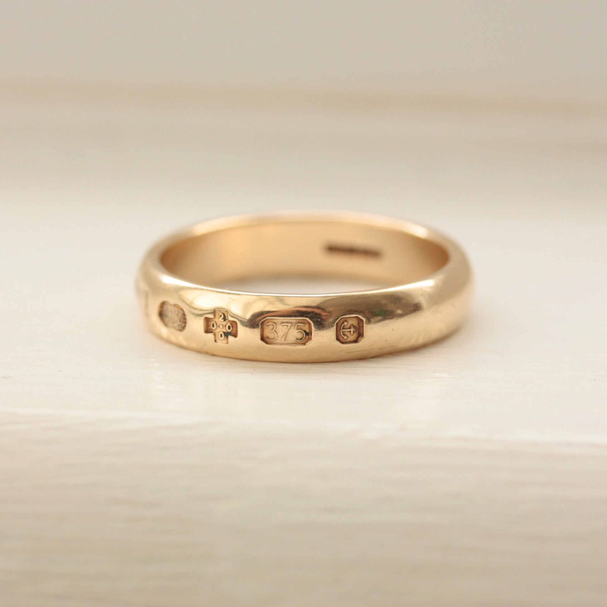 9ct gold year 2000 ring
