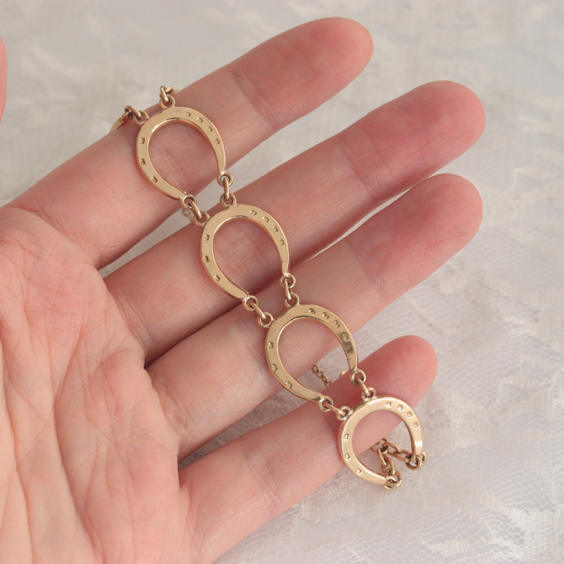 vintage 1960s 9ct gold horse shoe bracelet