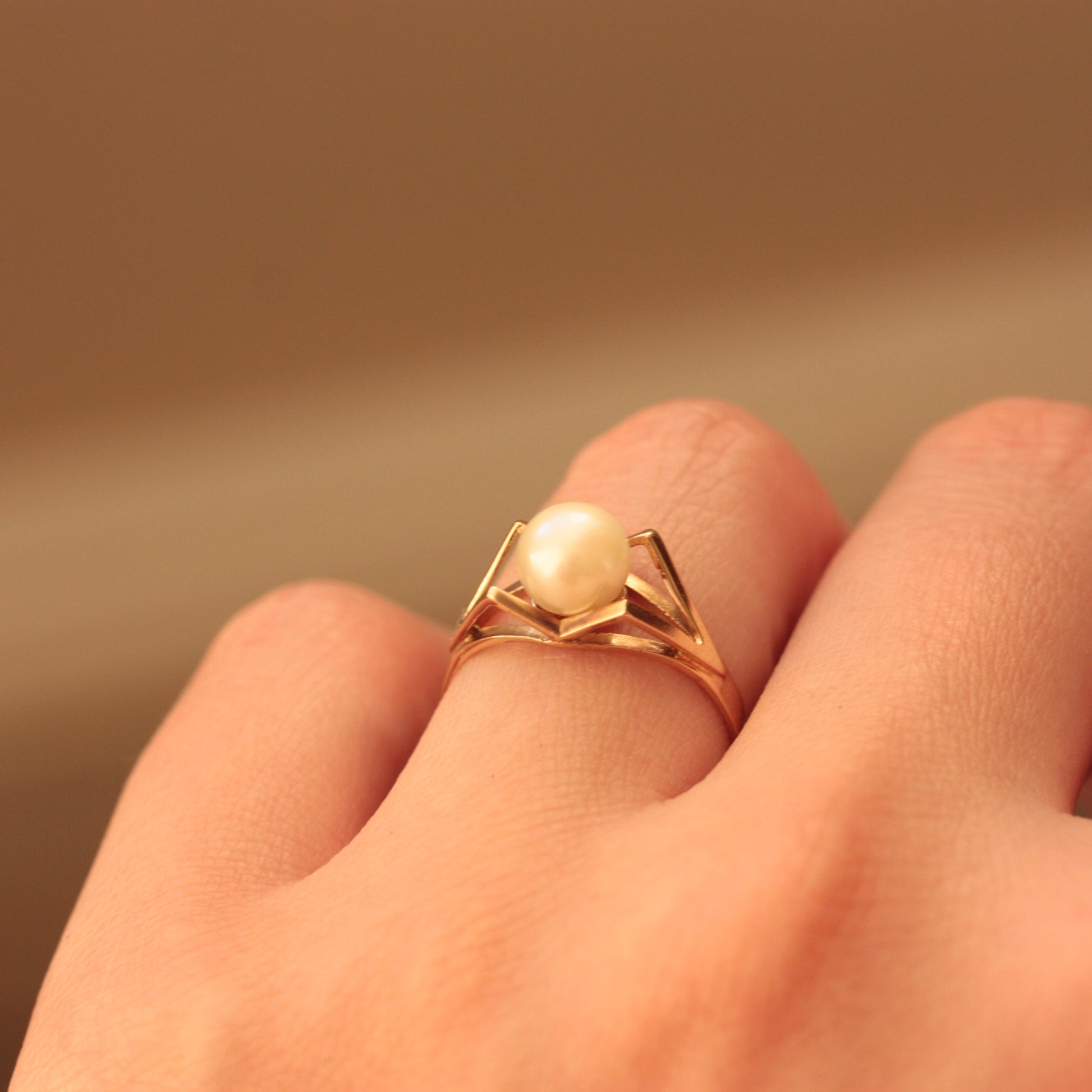 1970s modernist pearl ring