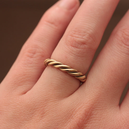 1970s rope twist ring gold