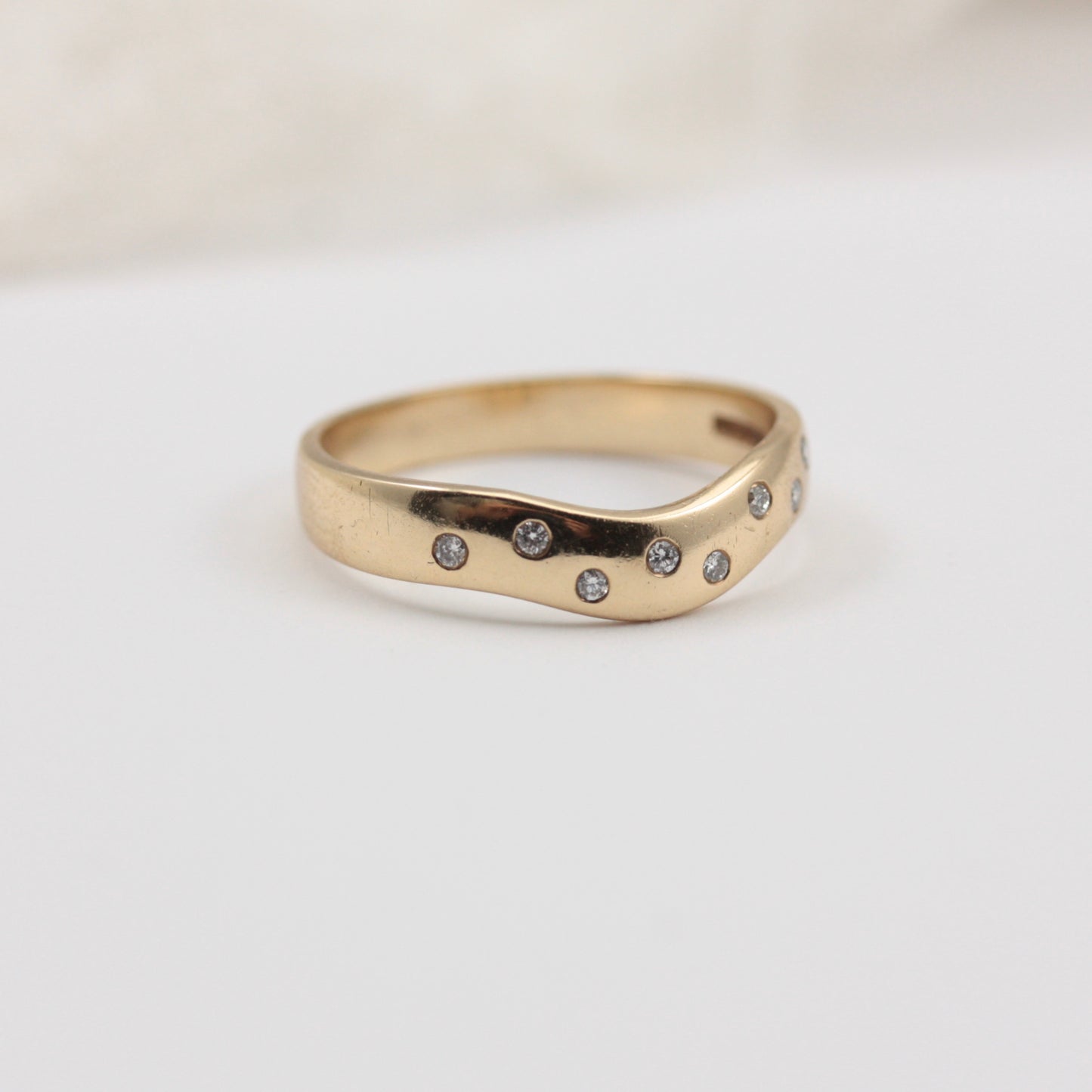 vintage 9ct gold curved wishbone ring