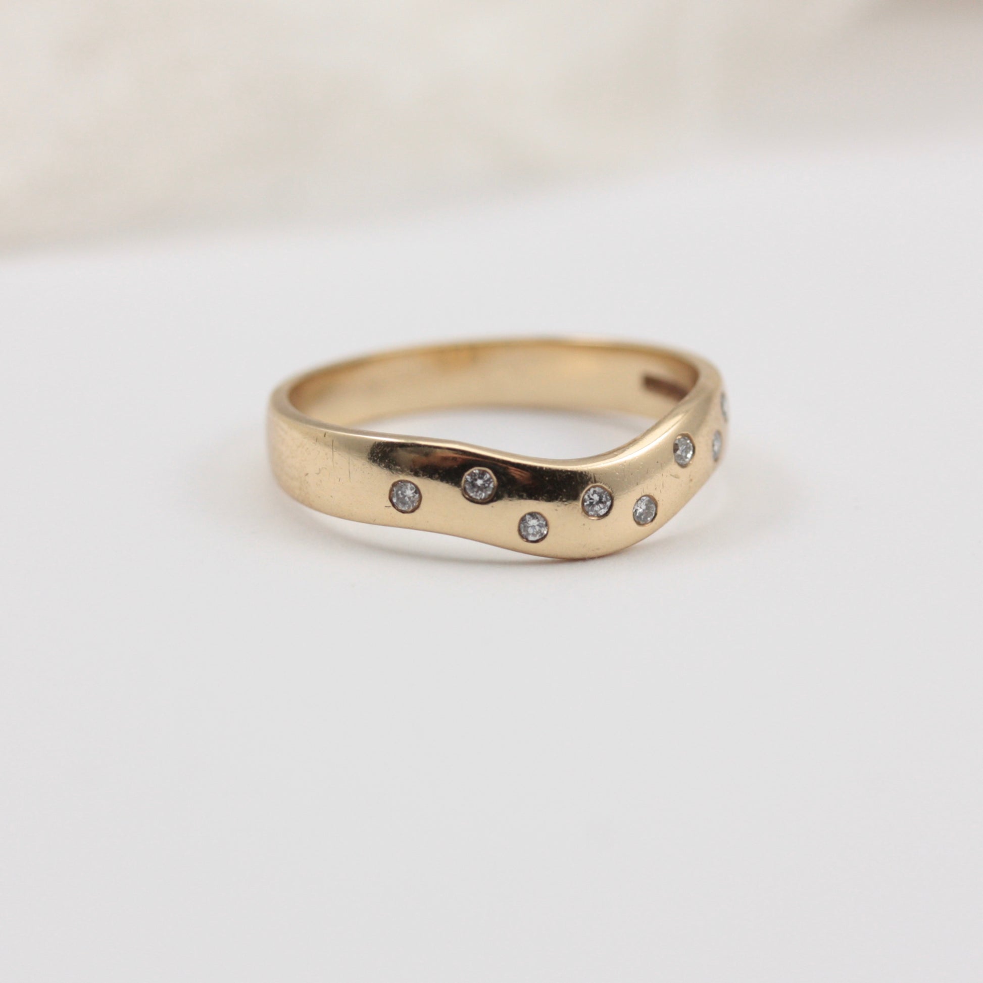 vintage 9ct gold curved wishbone ring