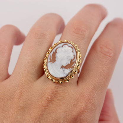 1970s 9t gold cameo ring