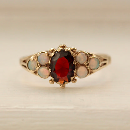 1980s 9ct gold opal ring