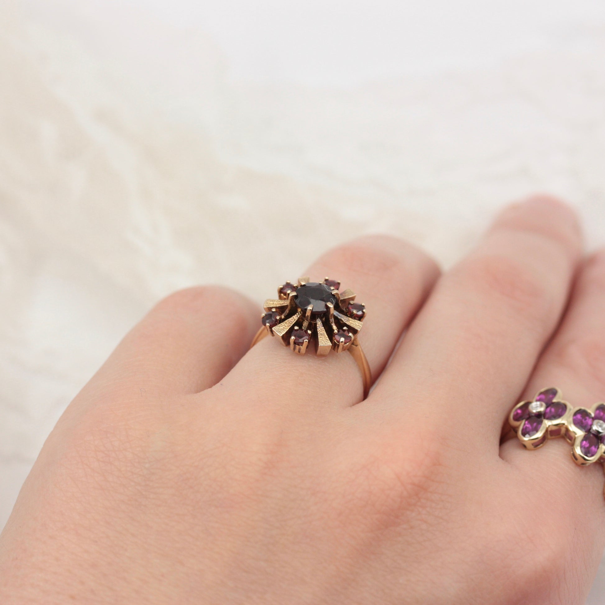 vintage 9ct gold garnet ring 1970s