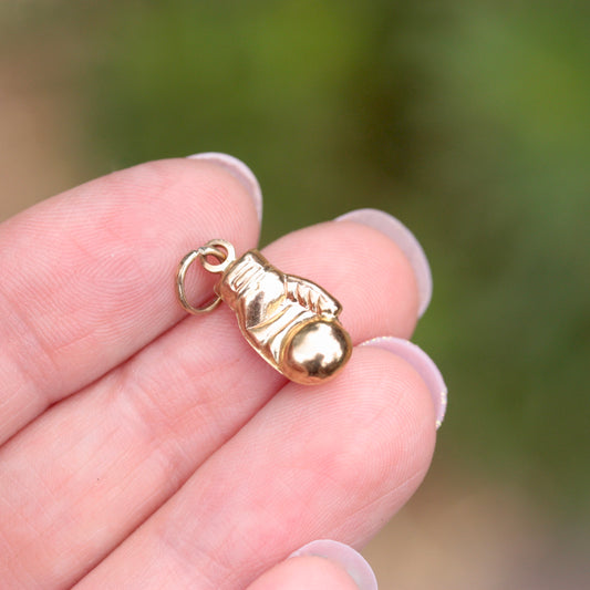 9ct gold boxing glove charm