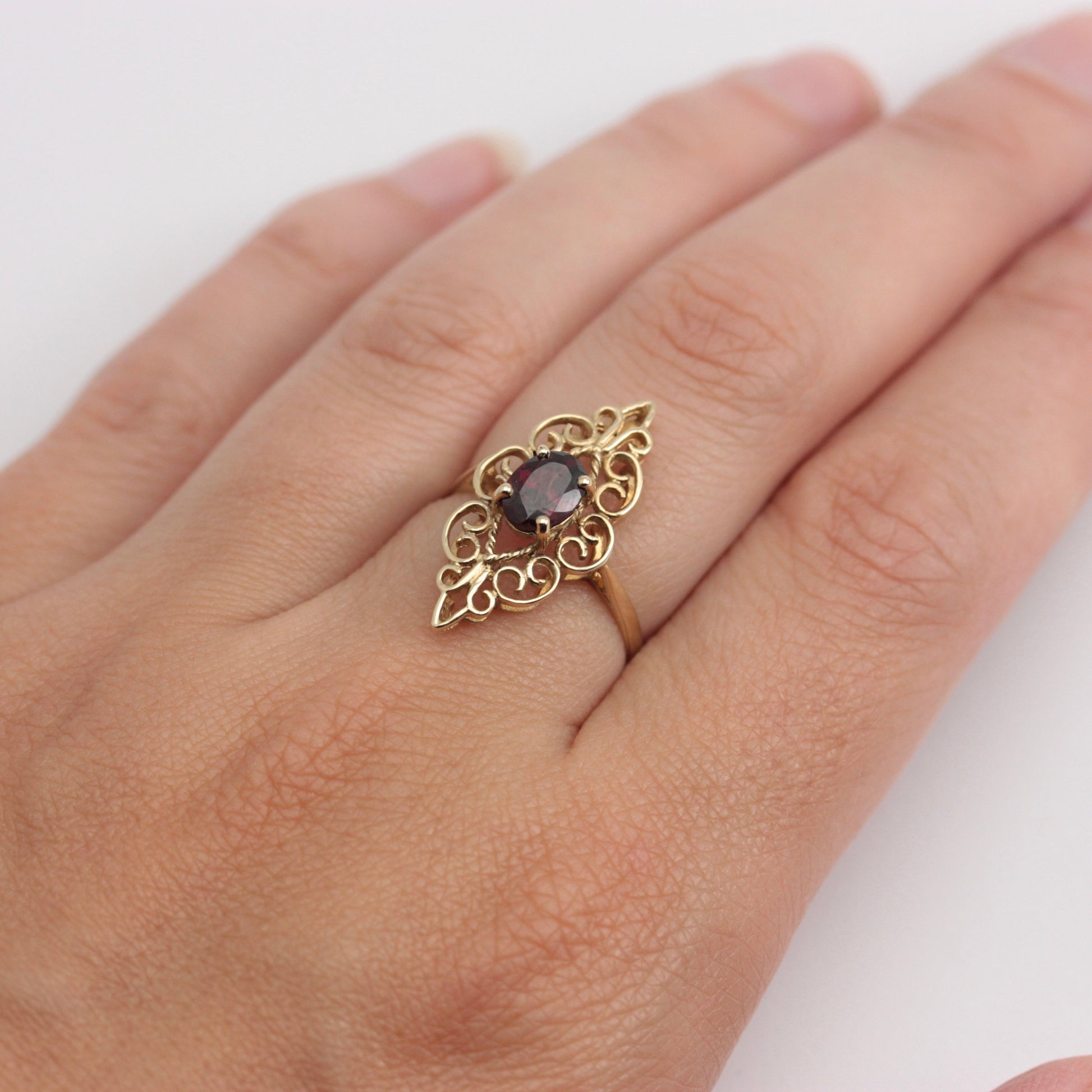 9ct gold navette ring
