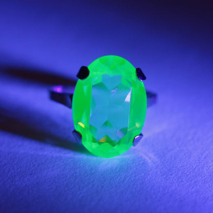 vintage 9ct gold uranium glass ring