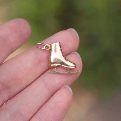 vintage 9ct gold ice skate charm
