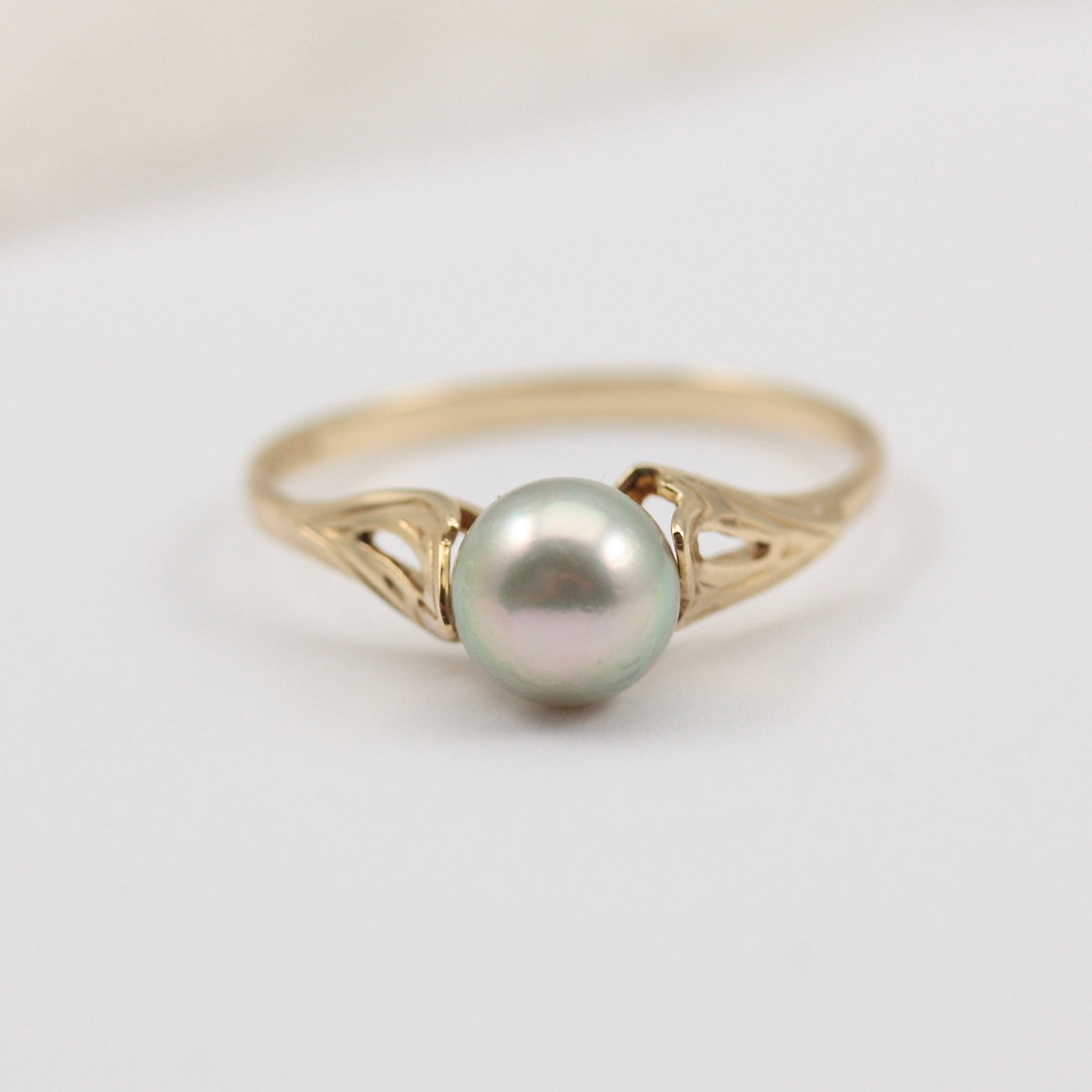 vintage 9ct gold grey pearl ring