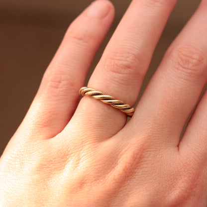 vintage 9ct gold rope twist ring