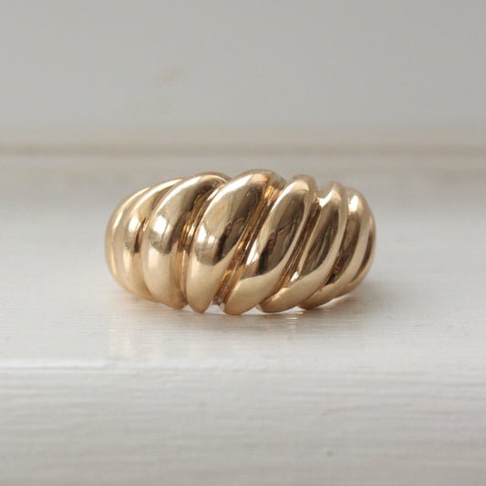 vintage 9ct gold croissant ring