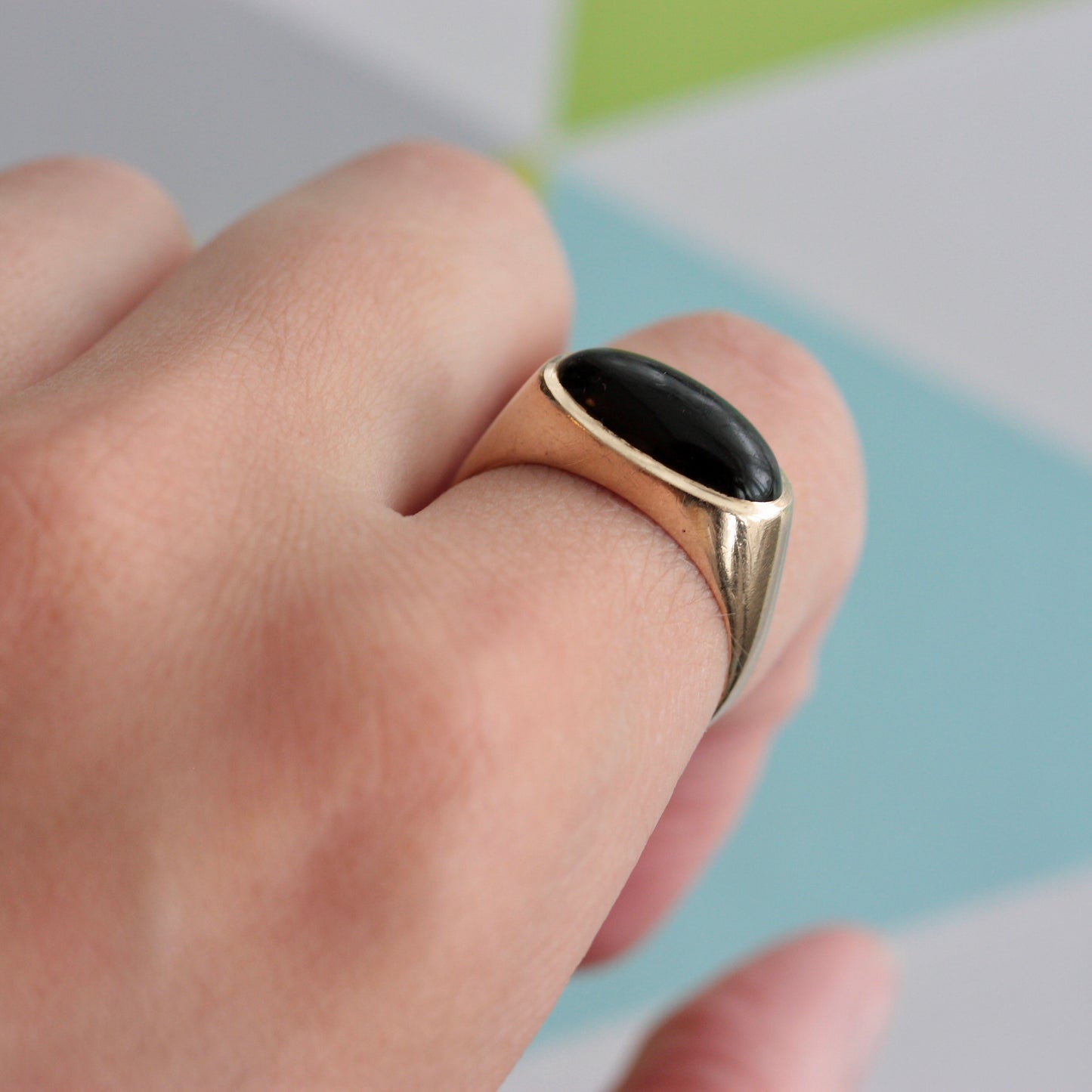 Vintage 9ct Gold Oval Onyx Ring in High Setting, 1977