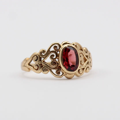 Vintage 9ct Gold and Garnet Scroll Design Ring