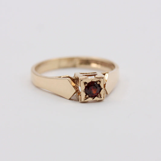 Vintage 9ct Gold Square Front Garnet Solitaire Ring, 1972
