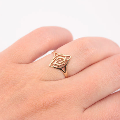 Dainty Vintage 9ct Gold Navette Openwork Ring