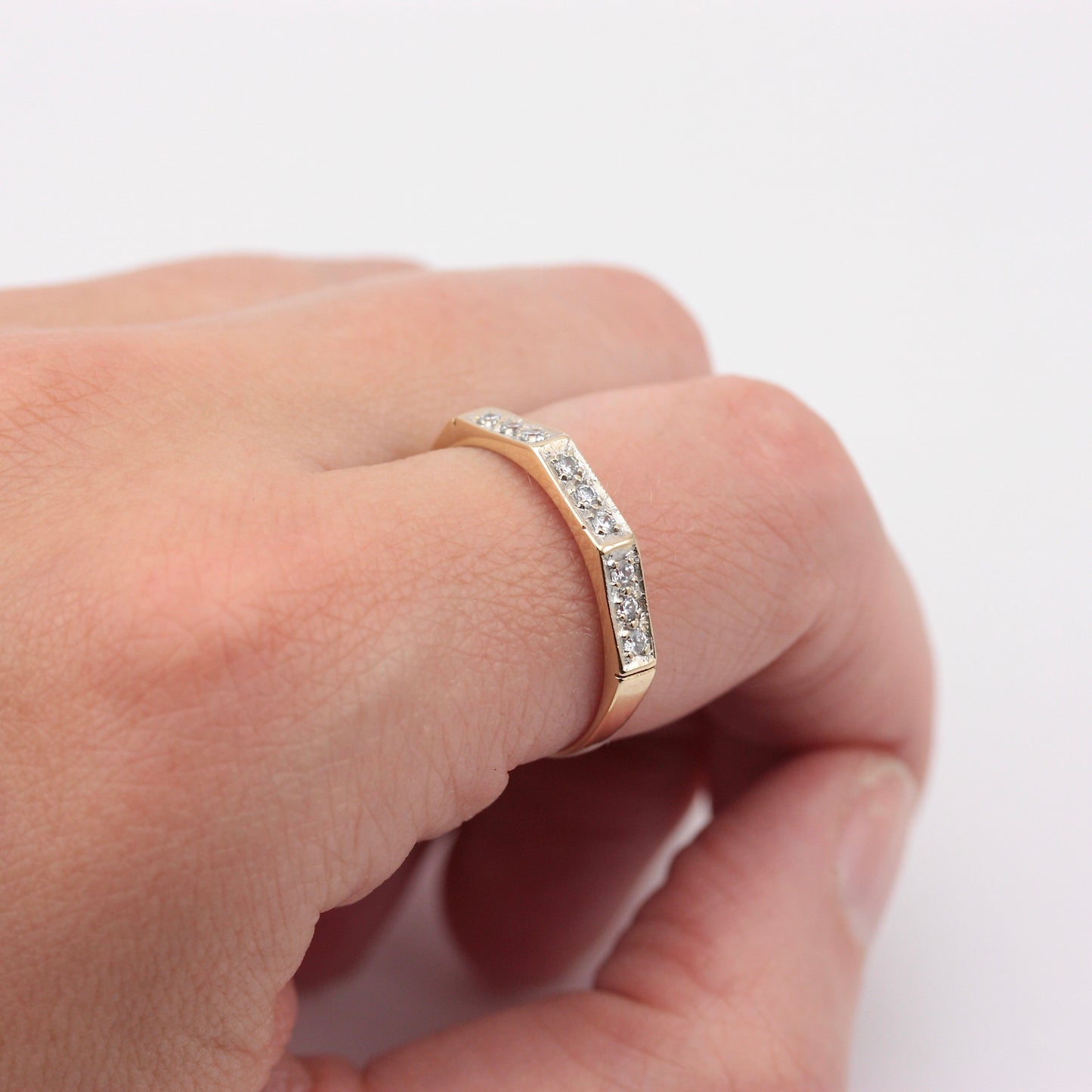 Vintage 9ct Gold Spinel Angle Front Band Ring, c1970s