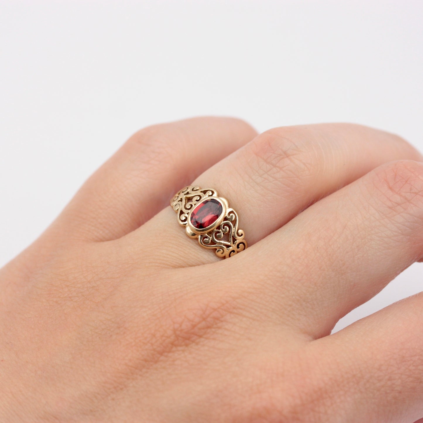 Vintage 9ct Gold and Garnet Scroll Design Ring