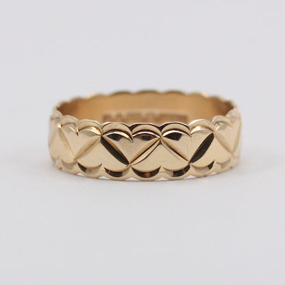 Vintage 9ct Gold Scalloped Edge Heart Patterned Band, 1987