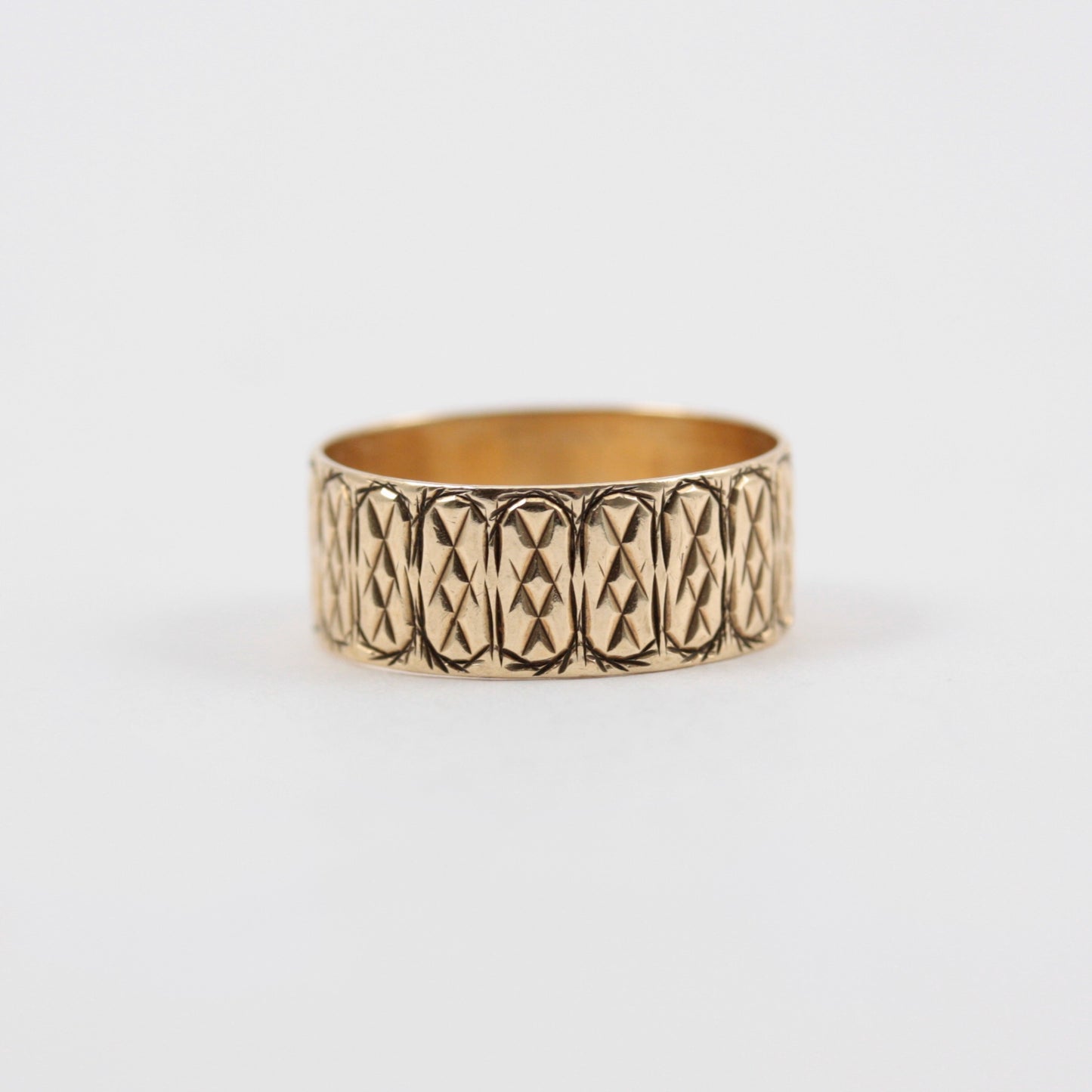 Vintage 9ct Gold Wide Patterned Ring