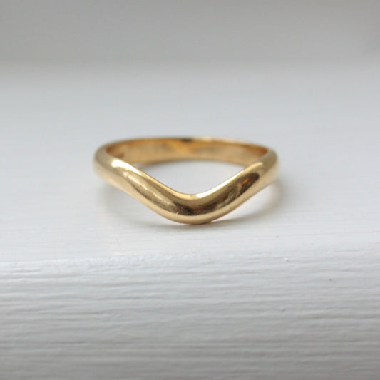 Vintage 18ct Gold Curved Wishbone Ring