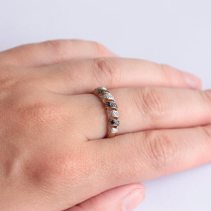 Vintage 9ct Gold Black & White Diamond Open Twist Ring